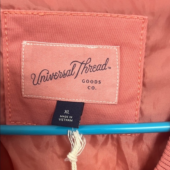 Women’s Universal Thread salmon bomber jacket - NWT - Picture 3 of 4
